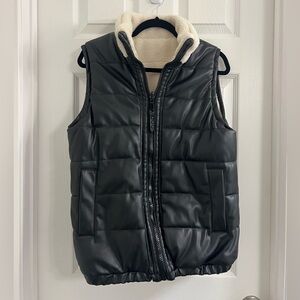 Reversible Faux Leather Quilted Puffer & Sherpa Vest Black/Cream Large